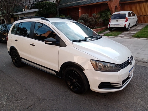Imagen 5 de 15 de Volkswagen Suran Track 1.6 2017 Con Gnc 98.000 Kms