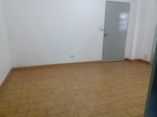 Dos Ambientes A Nuevo Gascón 521 Se Aceptan Mascotas