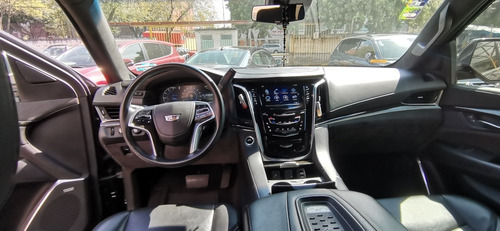 Imagen 10 de 15 de Cadillac Escalade 2017 6.2 Plinum 4x4 At