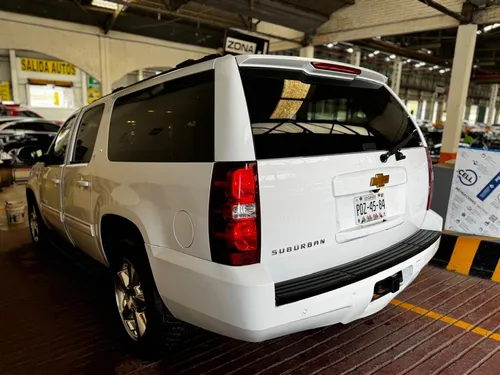Chevrolet Suburban 5.3 Lt V8 Piel 2da Cubo At