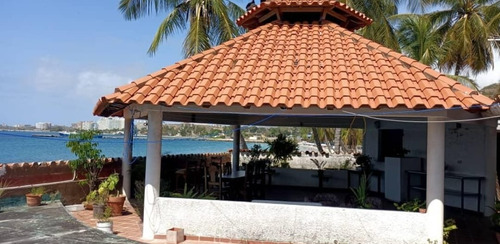 Restaurant - Local Comercial . Ubicado En La Urb. Pampatar