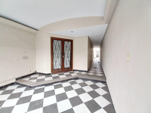 Casa En Venta En Buenos Aires Al 500