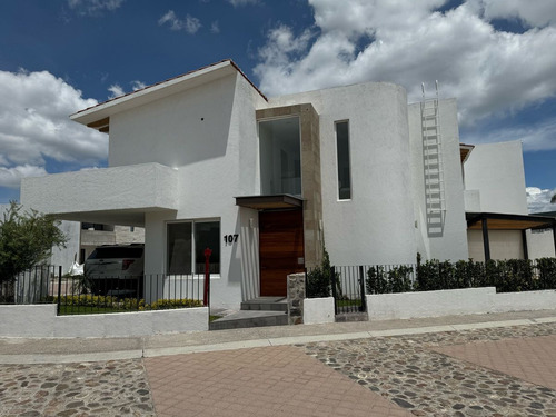 Esquina Con Doble Frente- La Vista Residencial