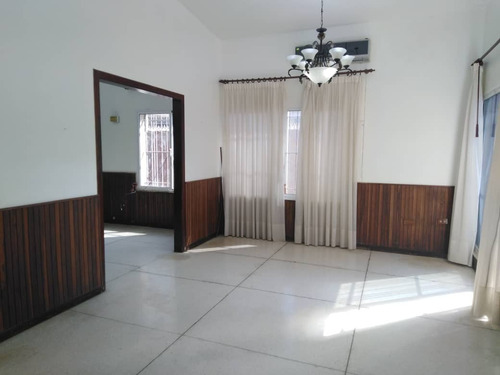 Imagen 7 de 13 de Venta De Amplia Casa En Urb. Trigal Valencia Atc-740