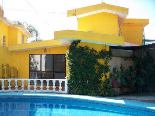 Imagen 2 de 25 de Bonita Casa En Condominio En Jardines De Cuernavaca