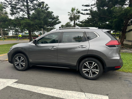 Nissan X Trail, Color Gris Metálico, Unico Dueño