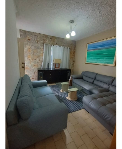 En Alquiler Casa Quinta Urbanización Las Clavellinas En Trigal Norte 35-41