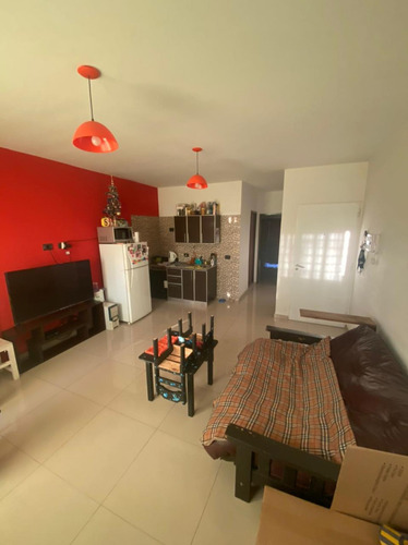 Imagen 4 de 8 de Departamento En Venta 2 Amb.en Isidro Casanova