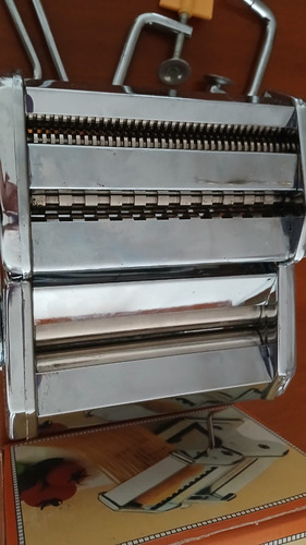 Maquina Para Hacer Fideos Plateado (Usado)