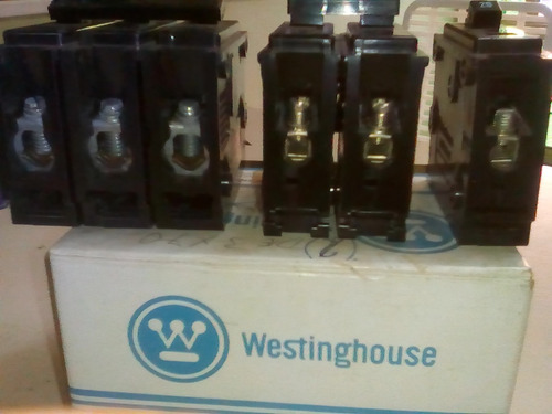 Breakers De Empotrar Westinghose  De Dos Polos Hqp 2x30 Amp.