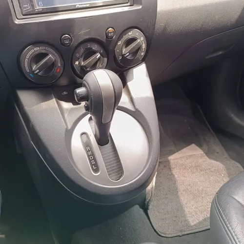 Mazda 2 At 1.5cc 2012
