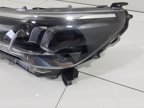 Farol Esquerdo Full Led Hilux 21/24 Pequena Recuperação (Usado)