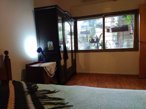 Casa 3 Dormitorios, 2 Coch., Barrio Mariano Comas