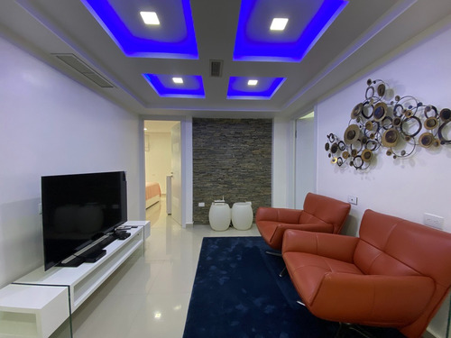 Apartamento En Res Royal Palace En Urb El Parral Valencia