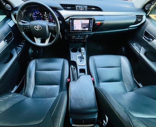 Toyota Hilux Caminhonete 2.8 16V SRV 4X4 DIESEL CABINE DUPLA AUTOMÁTICO