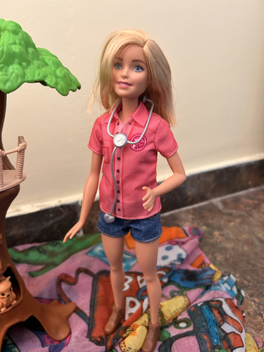 Barbie Veterinaria Del Bosque