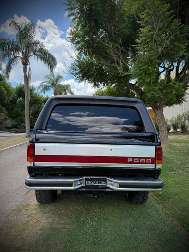 Ford Bronco V8