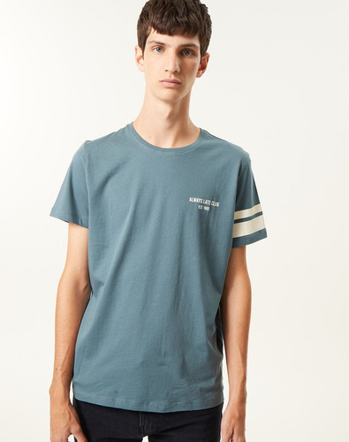Imagen 2 de 6 de Remera Harvey Petróleo