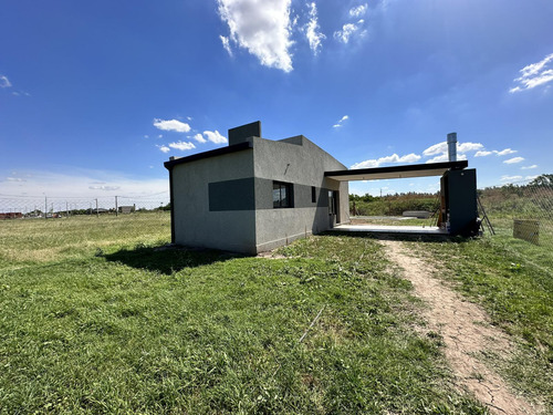 Casa De Un Dormitorio + Pileta A Estrenar En Barrio Abierto La Toscana  Piñero 