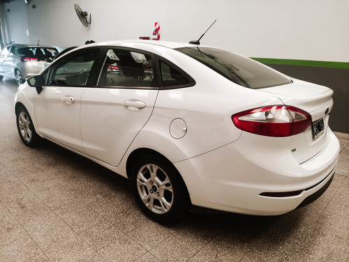 Ford Fiesta Kinetic 1.6 Sedan S Plus 120cv
