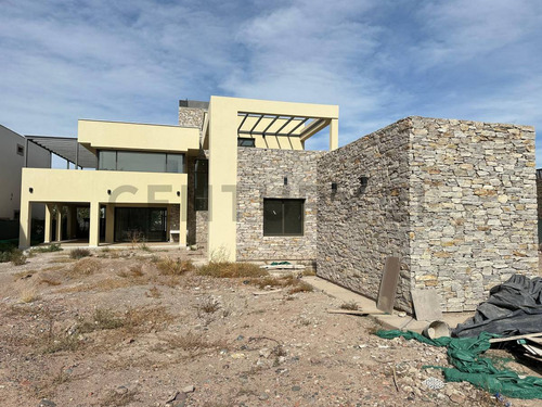 Venta De Casa. Las Cortaderas I. Guaymallen. Mendoza.