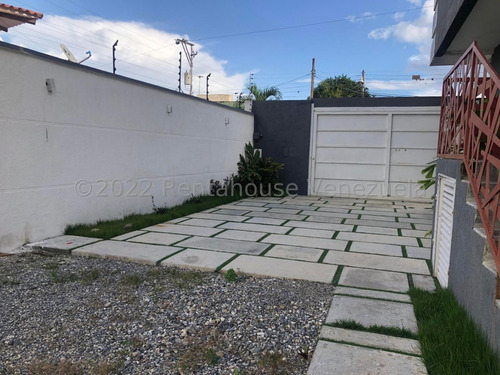 Imagen 26 de 30 de ** Casa En Venta En Colinas De Sta Rosa Barquisimeto Lara, Venezuela. ||selena Pacheco || 0424 5197639 || Codigo Flex 23-10410 $ 250000