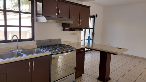 Casa En Renta En Residencial Senderos, Torreón, Coahuila De Zaragoza