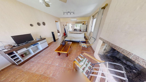 Venta Casa Y Apartamento En El Mismo Terreno - 2 Dormitorios - Balneario Costa Azul