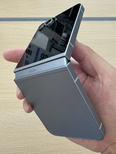 Samsung Galaxy Z Flip6 - 256 Gb - Blue (unlocked) New