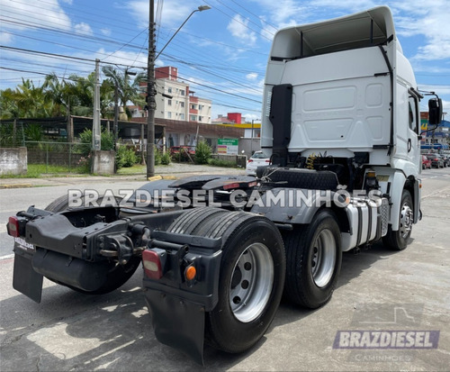 Imagem 3 de 11 de Volkswagem Vw 25420 2014 Constellation Cambio Automático