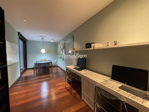 Casa En Venta De 5 Dorm. En Lo Barnechea Valle Escondido