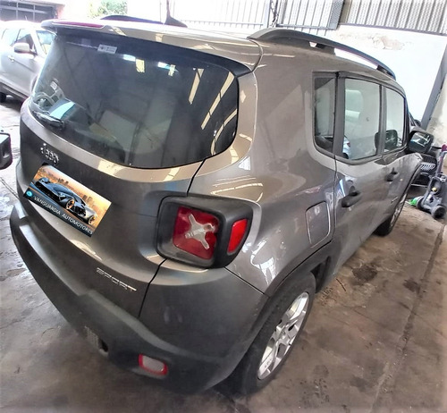 Imagen 6 de 11 de Jeep Renegade 1.8 L Sport 5p 2018