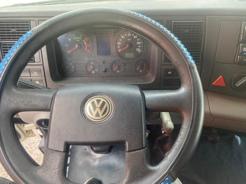 Imagem 5 de 18 de Vw 24-250 Truck 6x2 Ano 2010 Bau