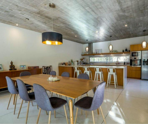 Residencia Moderna En Beverly Hills, Punta Del Este: Elegancia Y Confort En Un Entorno Exclusivo