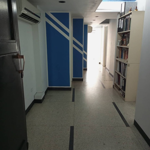 Imagen 4 de 9 de Cubiculos De 4 Y 6 Mts² En Mezzanina De Torre El Bosque (av Ppal, Cerca Metro Chacaito), Cantv E Internet