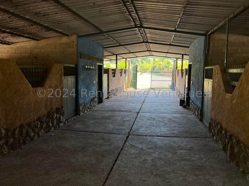 Finca En Venta En Urb Sector El Polvero Con Pozos Amoblada Kg:24-19946