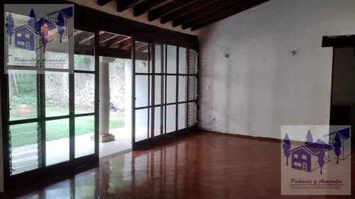 Casa En Venta En La Colonia Vista Hermosa, Cuernavaca