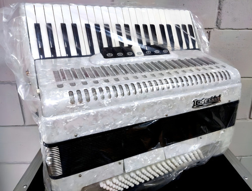 Sanfona/gaita/acordeon Todeskini 120 Baixos 7 Registros Cor Branco