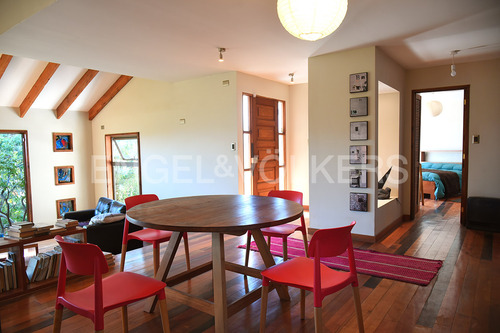 Excelente Casa En Sector Privilegiado