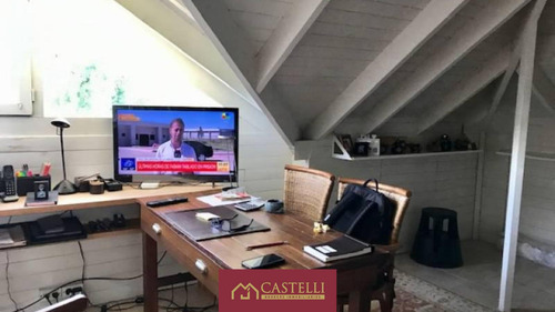 Casa De 5 Dormitorios En Venta Ayres De Pilar