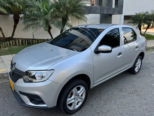 Renault Logan 1.6 Privilege / Intens