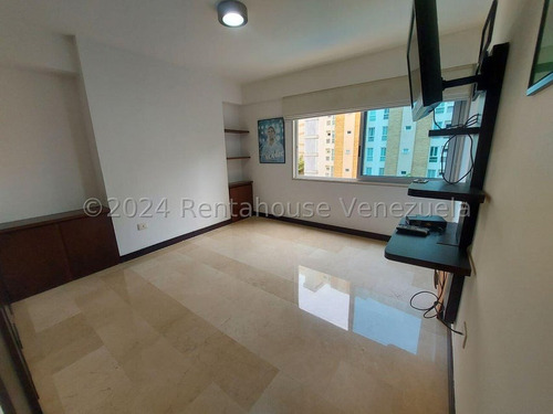 Apartamento En Alquiler Las Mesetas Santa R De Lima 25-20779