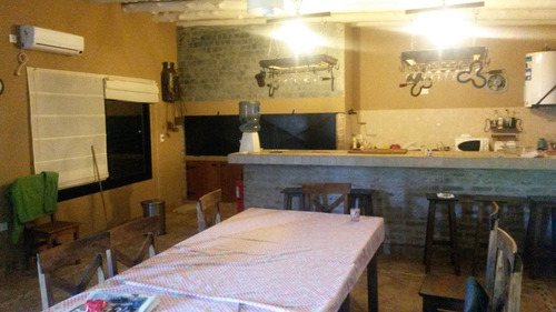 Imagen 18 de 20 de Casa Quinta Chascomus, 8 Personas, Piscina, Quincho, Aire Ac., Parrilla, Cocina Industrial, Gran Parque Arbolado