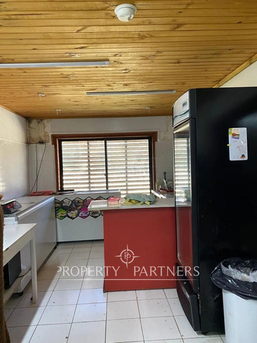 Fabrica Con Sala De Ventas En Parcela Orilla C...