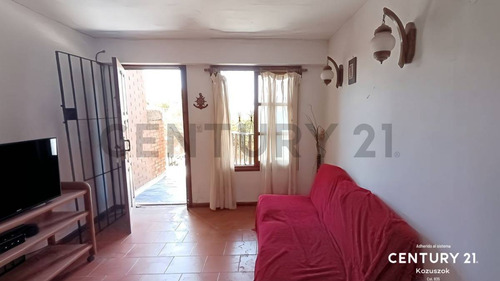 Propiedad De (6) Seis Ambientes En Venta - La Lucila Del Mar -costa Atlantica