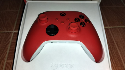 Control Inalámbrico Xbox Series X|s, Xbox One Pulse Red (Usado)