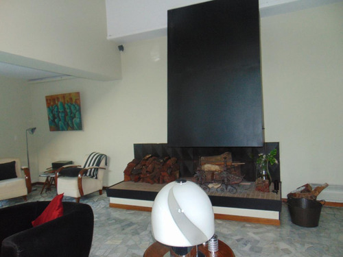 Imagen 12 de 30 de Casa En Venta . 5 Dormitorios- Las Lomas-jockey- Única