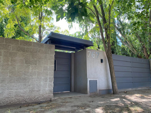 Casa Quinta En Ave Del Paraíso 767