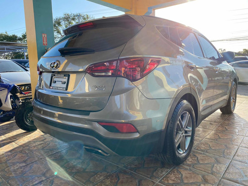 Imagen 12 de 15 de Hyundai Santa Fe Sport Full