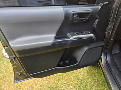 Toyota Tacoma Sr5 V6 2016 Asientos En Piel